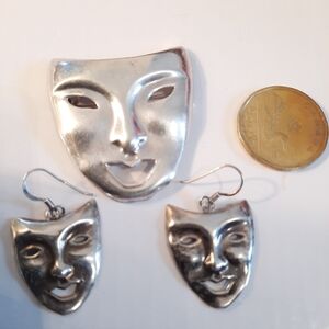 925 Silver Brooch And Earings With Masc Design